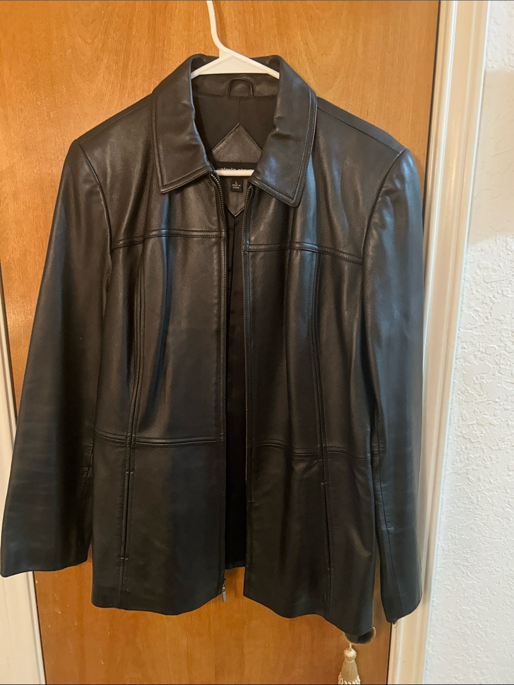 Valerie Stevens Black Leather  Jacket. Excellent shape. L